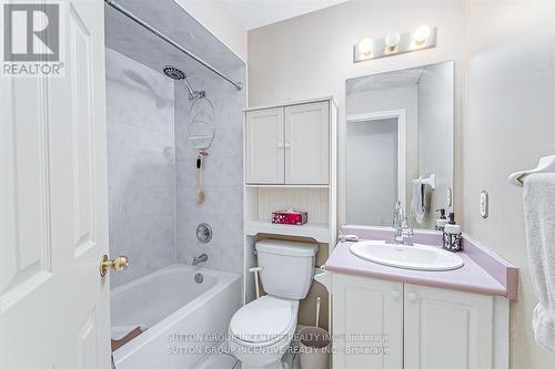 2318 Warrington Way, Innisfil, ON - Indoor Photo Showing Bathroom