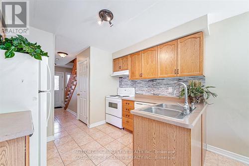 2318 Warrington Way, Innisfil, ON - Indoor Photo Showing Kitchen With Double Sink