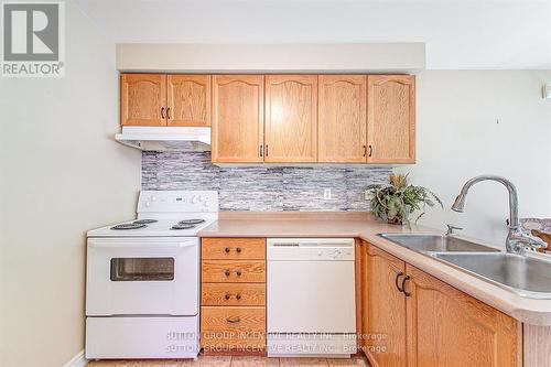 2318 Warrington Way, Innisfil, ON - Indoor Photo Showing Kitchen With Double Sink