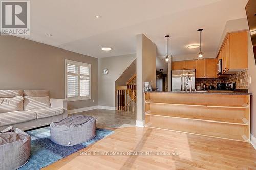 227 Venice Gate Drive, Vaughan, ON - Indoor Photo Showing Living Room