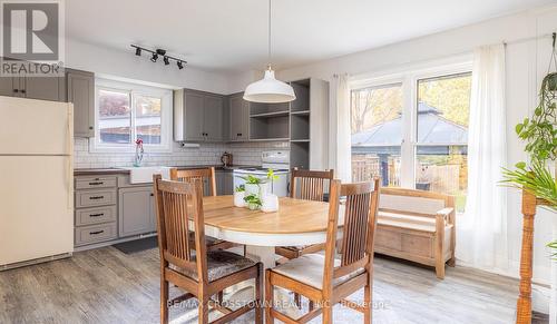 47 Lakeshore Road W, Oro-Medonte, ON - Indoor Photo Showing Dining Room