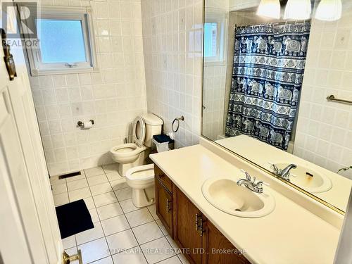 372 Fairview Road W, Mississauga, ON - Indoor Photo Showing Bathroom