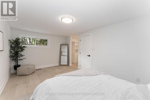 1143 Stephenson Drive, Burlington, ON - Indoor Photo Showing Bedroom