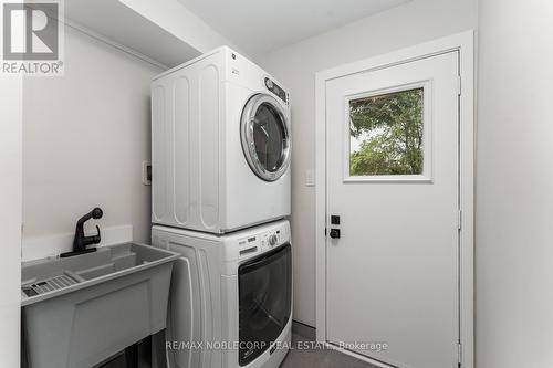 1143 Stephenson Drive, Burlington, ON - Indoor Photo Showing Laundry Room