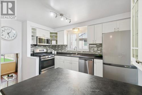 1880 Silverberry Crescent, Mississauga, ON - Indoor Photo Showing Kitchen With Stainless Steel Kitchen