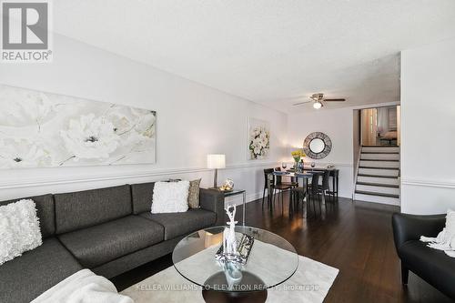 1880 Silverberry Crescent, Mississauga, ON - Indoor Photo Showing Living Room