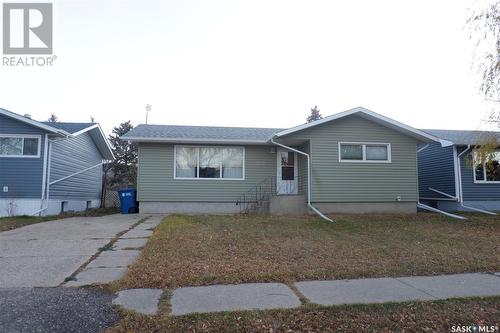 502 4Th Avenue E, Assiniboia, SK - Outdoor