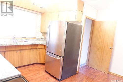 502 4Th Avenue E, Assiniboia, SK - Indoor Photo Showing Kitchen