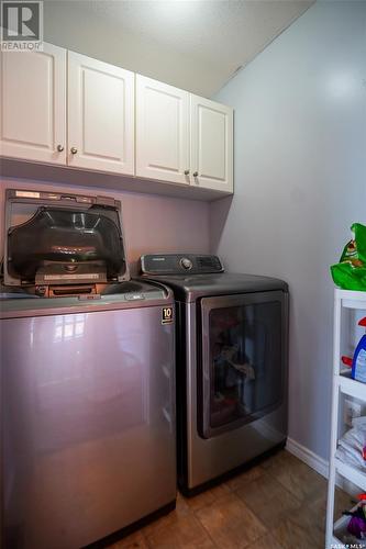 102 Blakeney Crescent, Saskatoon, SK - Indoor Photo Showing Laundry Room