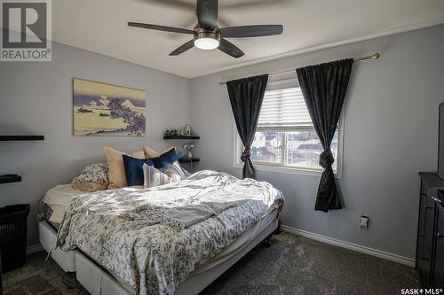 102 Blakeney Crescent, Saskatoon, SK - Indoor Photo Showing Bedroom