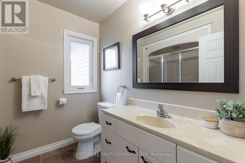 348 Kenmore Place, London, ON - Indoor Photo Showing Bathroom