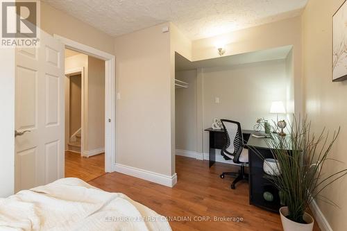 348 Kenmore Place, London, ON - Indoor Photo Showing Bedroom