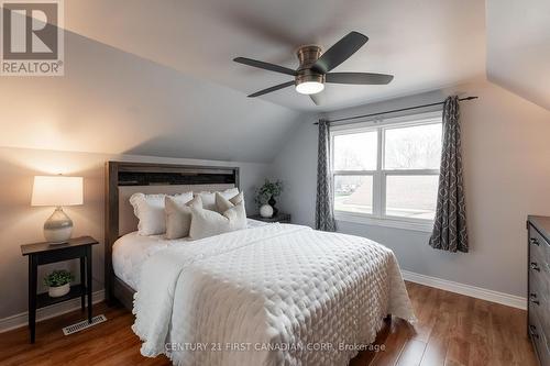 348 Kenmore Place, London, ON - Indoor Photo Showing Bedroom