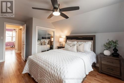 348 Kenmore Place, London, ON - Indoor Photo Showing Bedroom