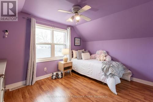 348 Kenmore Place, London, ON - Indoor Photo Showing Bedroom