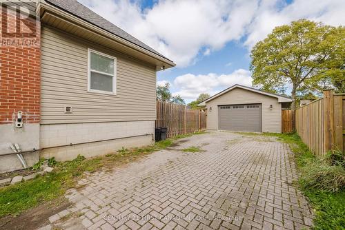 348 Kenmore Place, London, ON - Outdoor With Exterior