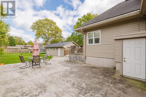 348 Kenmore Place, London, ON - Outdoor With Exterior