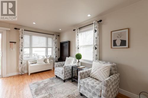 348 Kenmore Place, London, ON - Indoor Photo Showing Living Room