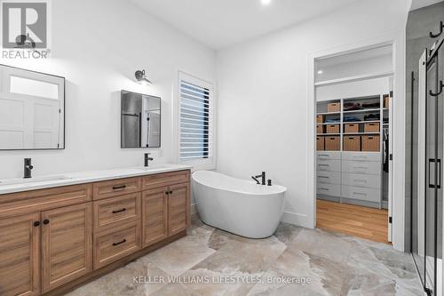 119 Field Street, Lambton Shores (Forest), ON - Indoor Photo Showing Bathroom