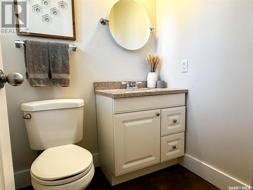 142 29Th Street, Battleford, SK - Indoor Photo Showing Bathroom