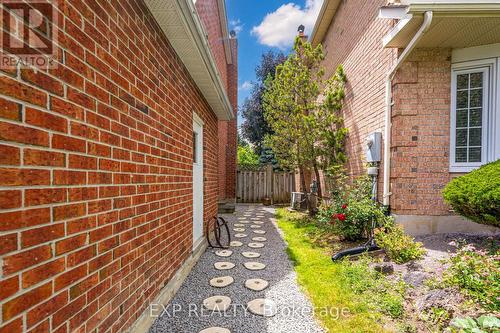 63 Fern Valley Crescent, Richmond Hill, ON - Outdoor With Exterior