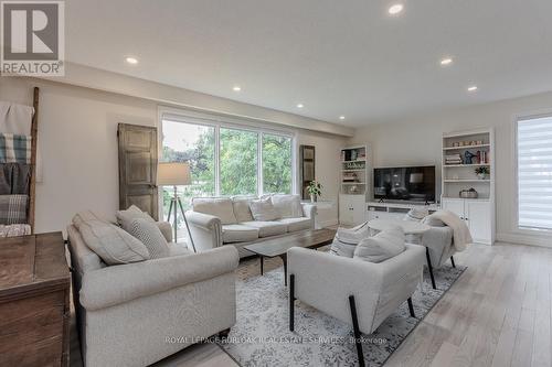 1891 Heather Hills Drive, Burlington, ON - Indoor Photo Showing Living Room