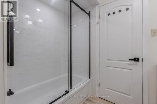 1891 Heather Hills Drive, Burlington, ON - Indoor Photo Showing Bathroom