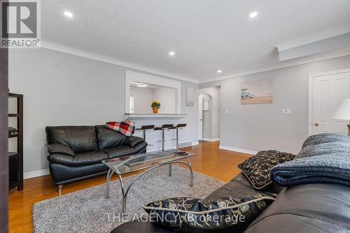 436 Bunting Road, St. Catharines, ON - Indoor Photo Showing Living Room