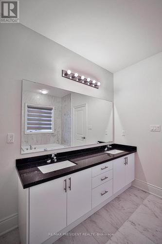 210 Mckean Drive, Whitchurch-Stouffville, ON - Indoor Photo Showing Bathroom