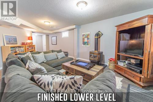 36 Buckingham Street, Orangeville, ON - Indoor Photo Showing Living Room With Fireplace