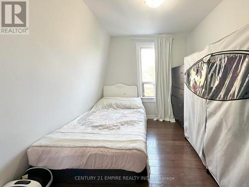 61 Francis Street, Hamilton, ON - Indoor Photo Showing Bedroom