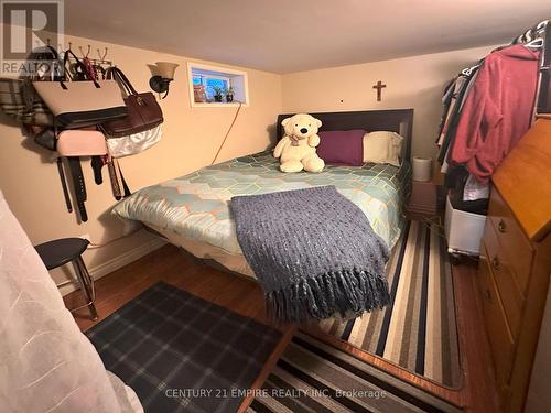 61 Francis Street, Hamilton, ON - Indoor Photo Showing Bedroom