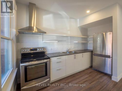 1 - 116 Myrtle Avenue, Hamilton, ON - Indoor Photo Showing Kitchen With Stainless Steel Kitchen With Double Sink