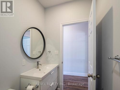 1 - 116 Myrtle Avenue, Hamilton, ON - Indoor Photo Showing Bathroom