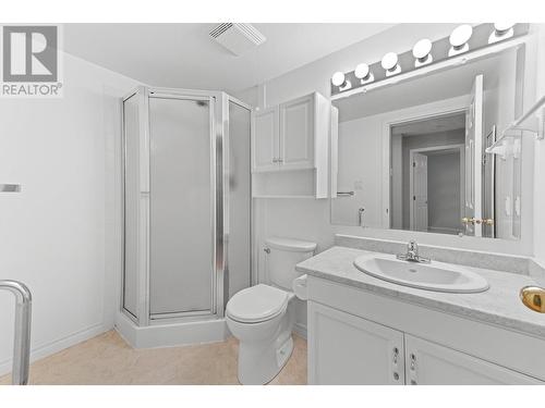 2245 Atkinson Street Unit# 101, Penticton, BC - Indoor Photo Showing Bathroom