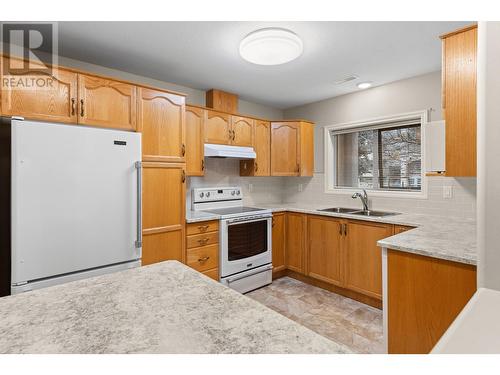 2245 Atkinson Street Unit# 101, Penticton, BC - Indoor Photo Showing Kitchen With Double Sink