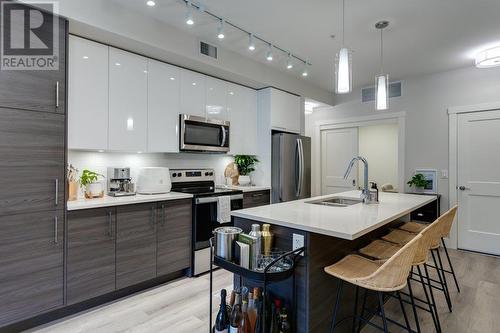 191 Hollywood Road S Unit# 102, Kelowna, BC - Indoor Photo Showing Kitchen With Stainless Steel Kitchen With Double Sink With Upgraded Kitchen