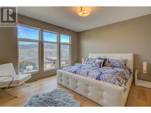 8010 Graystone Drive, Coldstream, BC - Indoor Photo Showing Bedroom