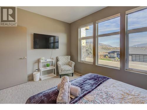 8010 Graystone Drive, Coldstream, BC - Indoor Photo Showing Bedroom