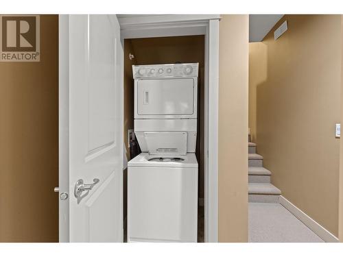 1795 Country Club Drive Unit# 102, Kelowna, BC - Indoor Photo Showing Laundry Room