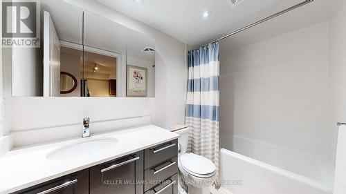 826 - 35 Bastion Street, Toronto, ON - Indoor Photo Showing Bathroom