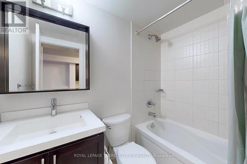 903 - 560 Front Street W, Toronto, ON - Indoor Photo Showing Bathroom