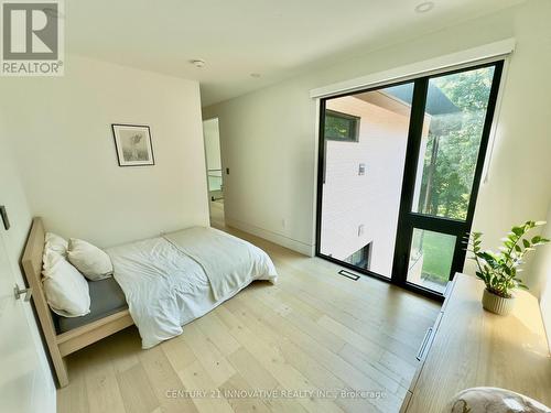 10 Haida Court, Toronto, ON - Indoor Photo Showing Bedroom