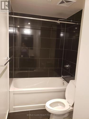 2207 - 100 Harbour Street, Toronto, ON - Indoor Photo Showing Bathroom