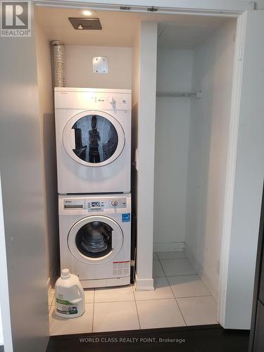 2207 - 100 Harbour Street, Toronto, ON - Indoor Photo Showing Laundry Room