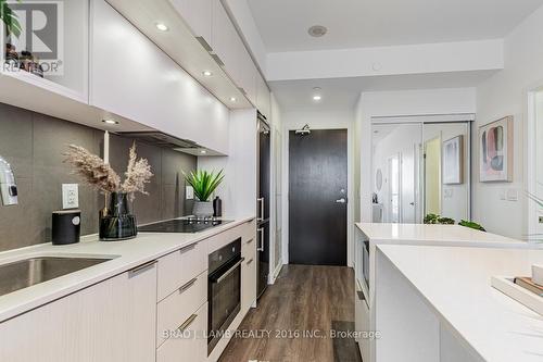 2110 - 55 Regent Park Boulevard, Toronto, ON - Indoor Photo Showing Kitchen