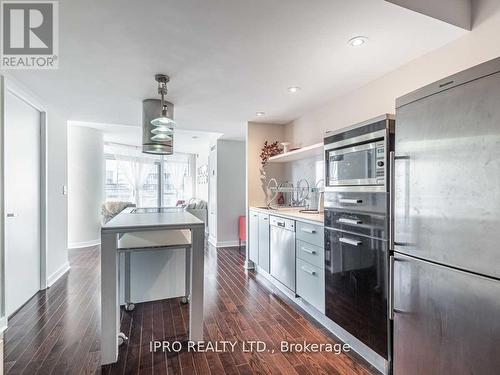 1001 - 38 Dan Leckie Way, Toronto, ON - Indoor Photo Showing Kitchen