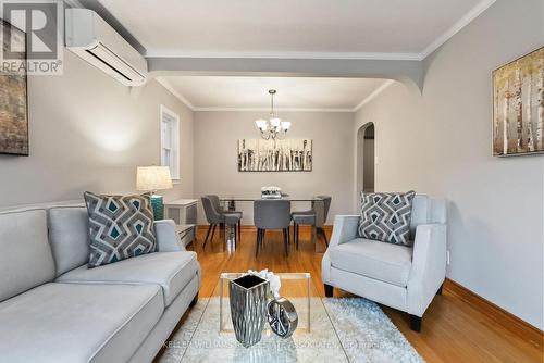 161 Parkhurst Boulevard, Toronto, ON - Indoor Photo Showing Living Room