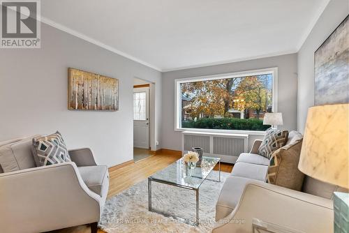 161 Parkhurst Boulevard, Toronto, ON - Indoor Photo Showing Living Room