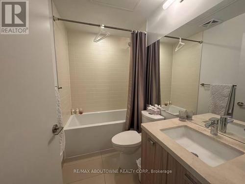 802 - 290 Adelaide Street W, Toronto, ON - Indoor Photo Showing Bathroom